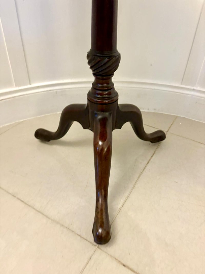 Antique 18th Century Quality Chippendale Mahogany Tilt-Top Tripod Table